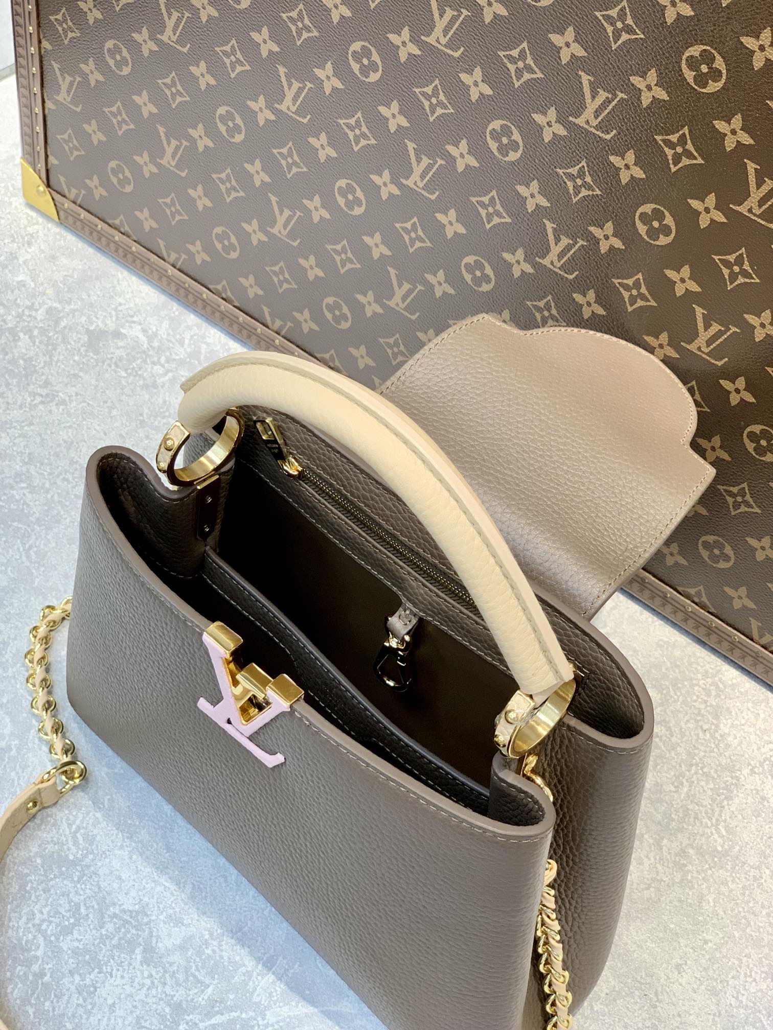 l**is V*t*n capucines bb-27*18*9cm