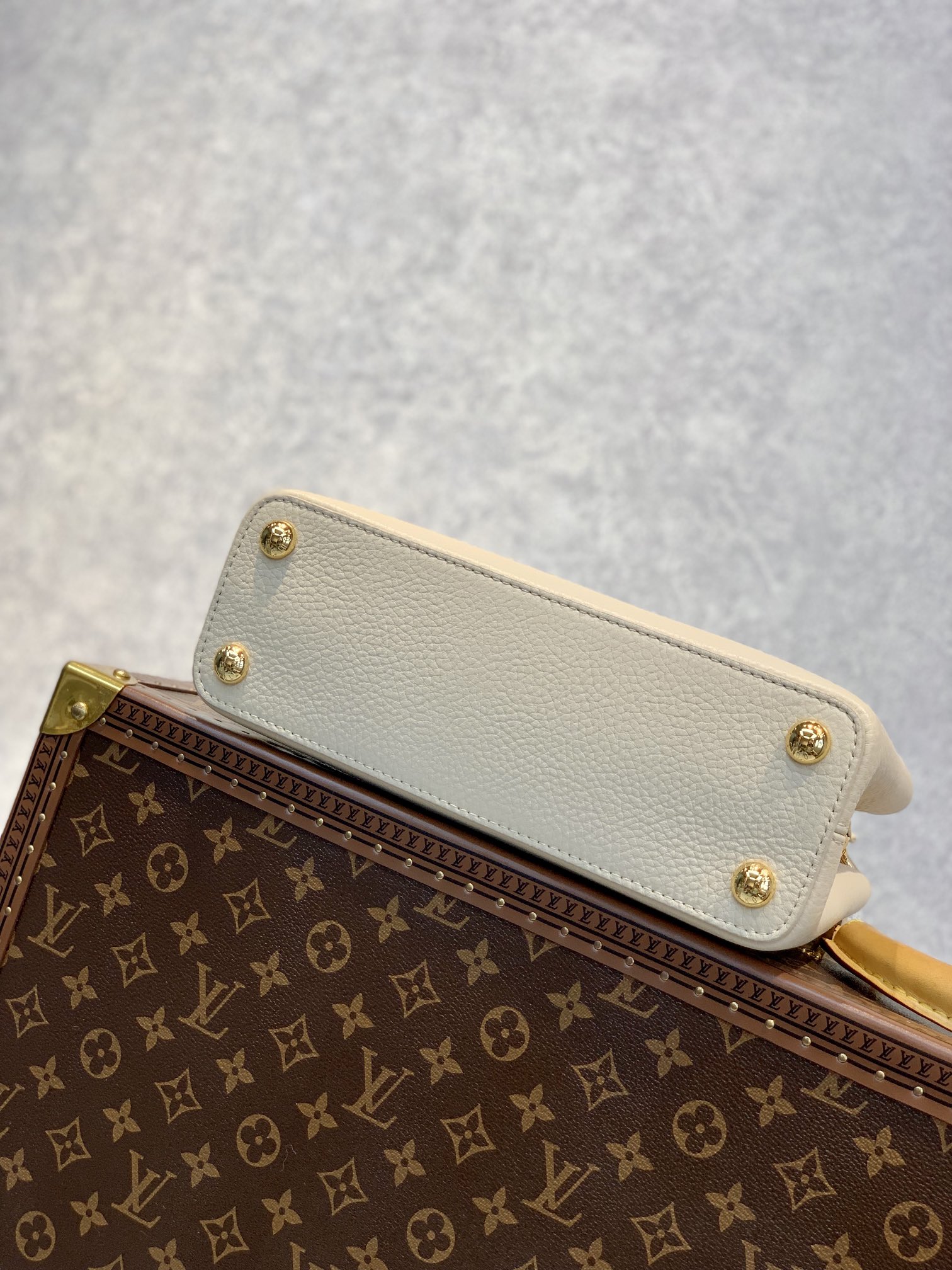 l**is V*t*n capucines bb-27*18*9cm