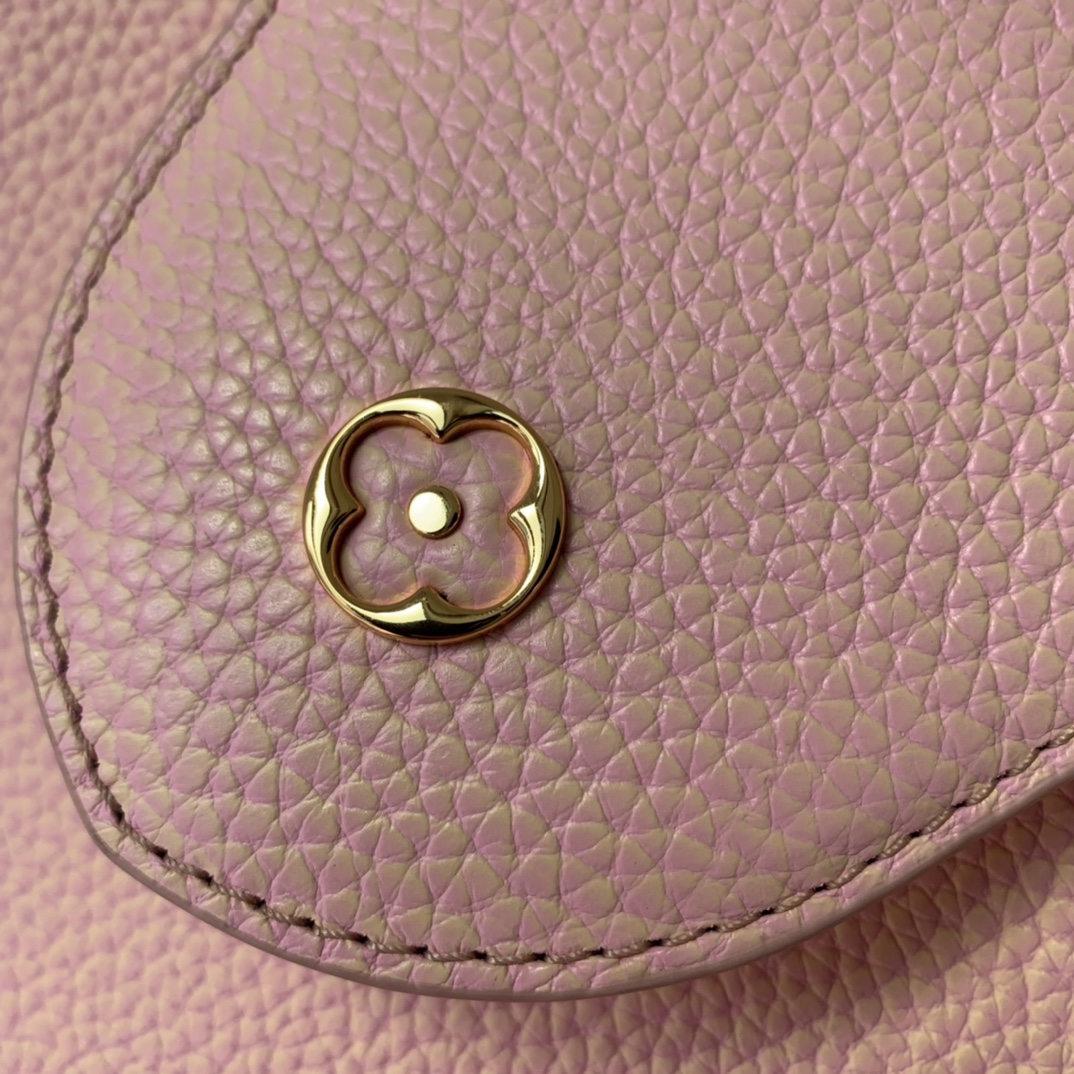 l**is V*t*n capucines bb-27*18*9cm