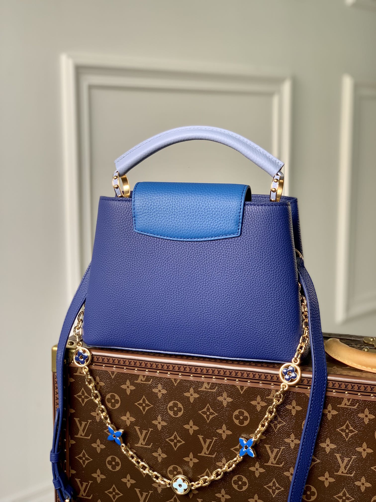 l**is V*t*n capucines bb-27*18*9cm