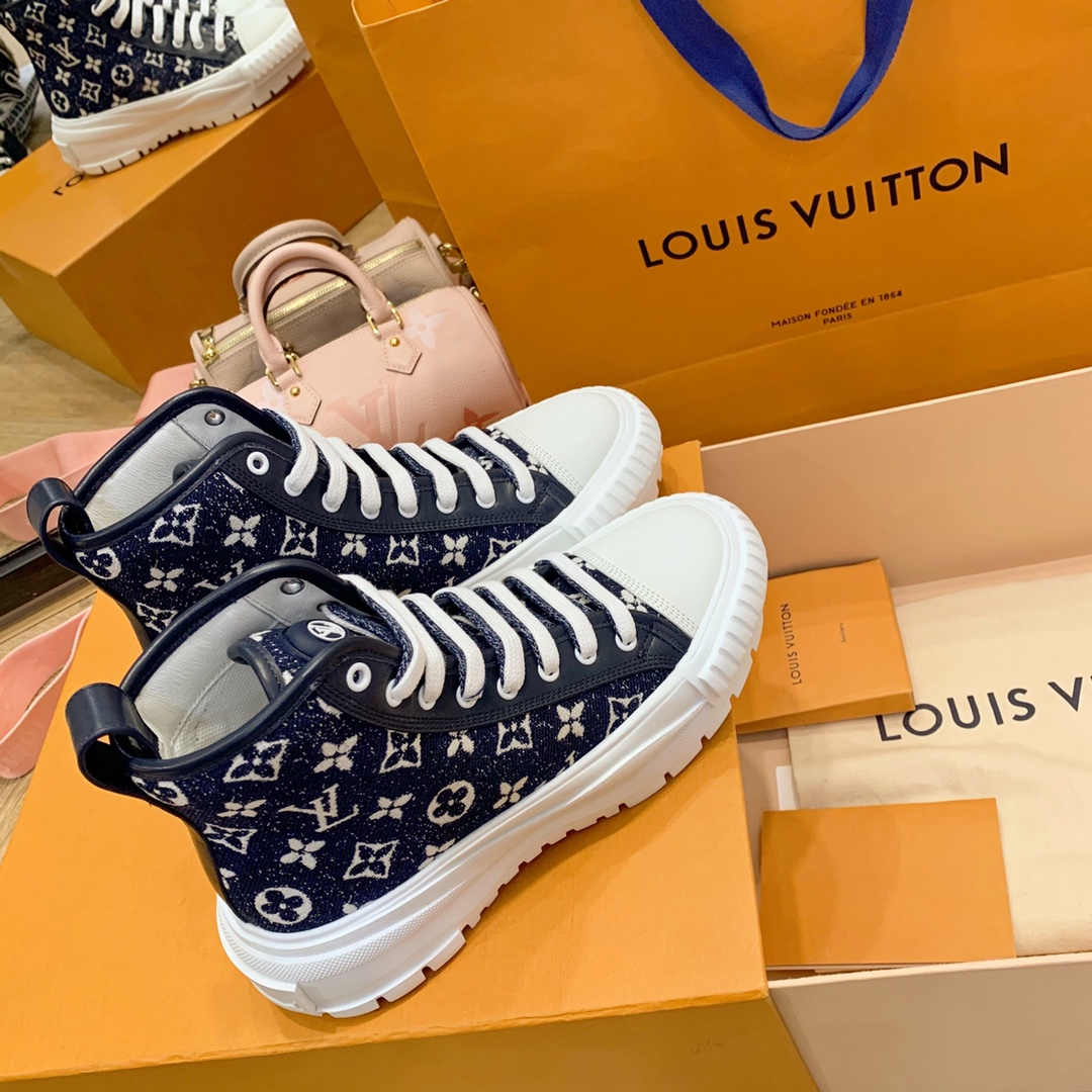 l**is V*t*n sneakers(eu35-eu41)