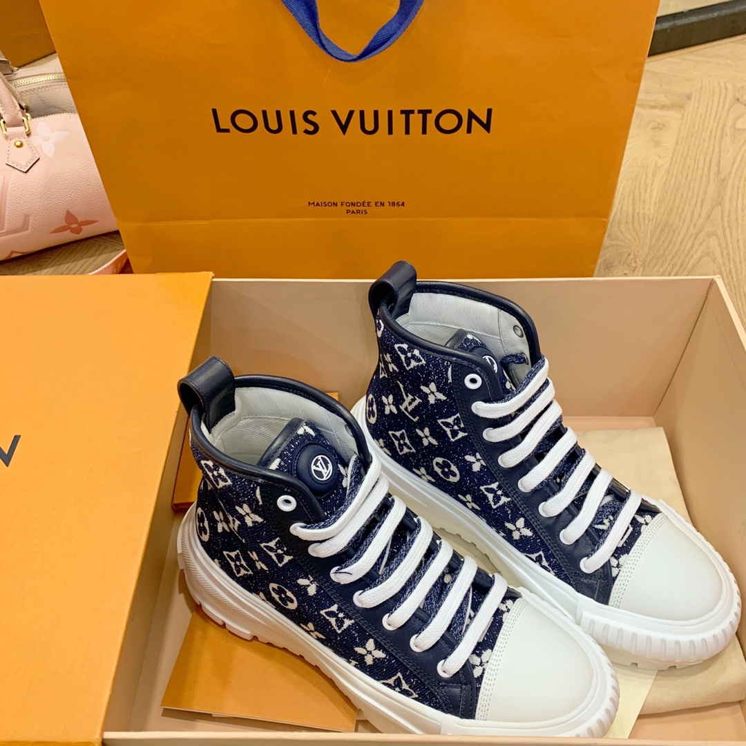 l**is V*t*n sneakers(eu35-eu41)
