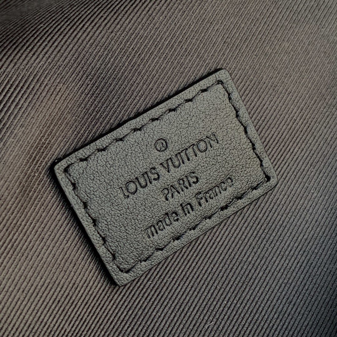 l**is V*t*n discovery bumbag-47*20*9cm