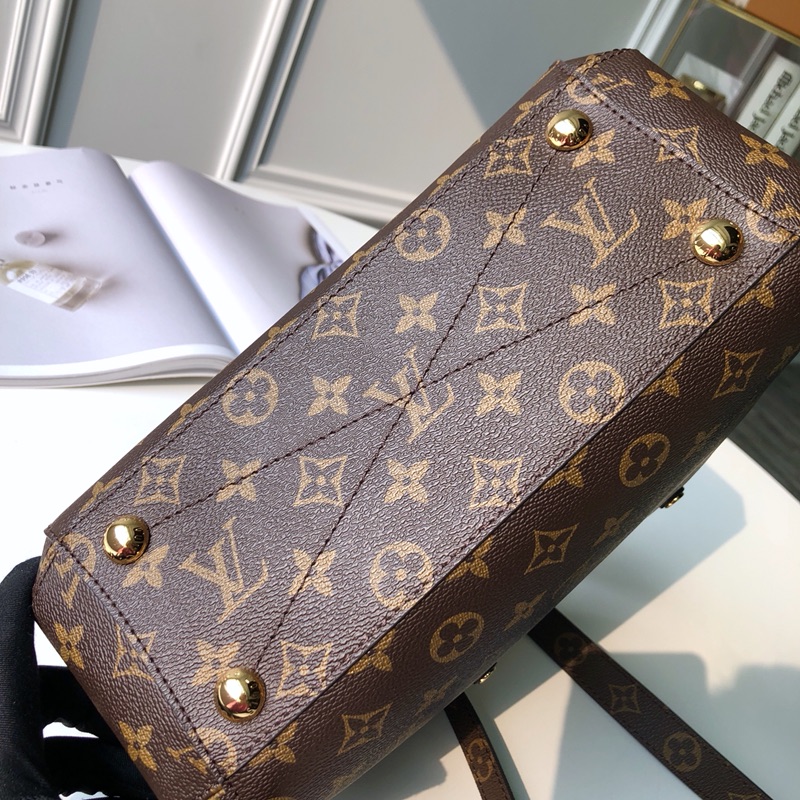 l**is V*t*n montaigne bb-29*20*13cm