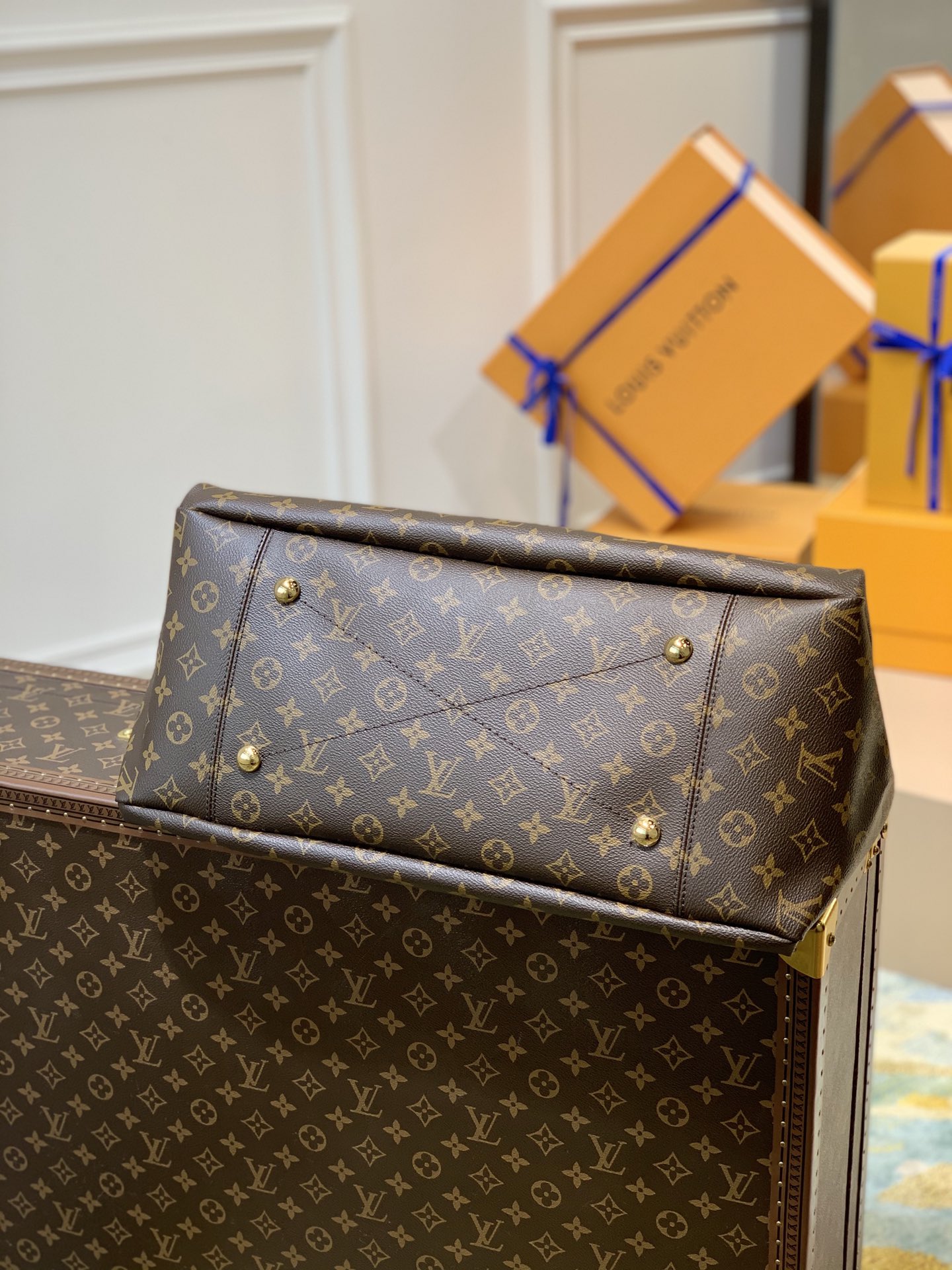 l**is V*t*n artsy bag-41*18*30.5cm