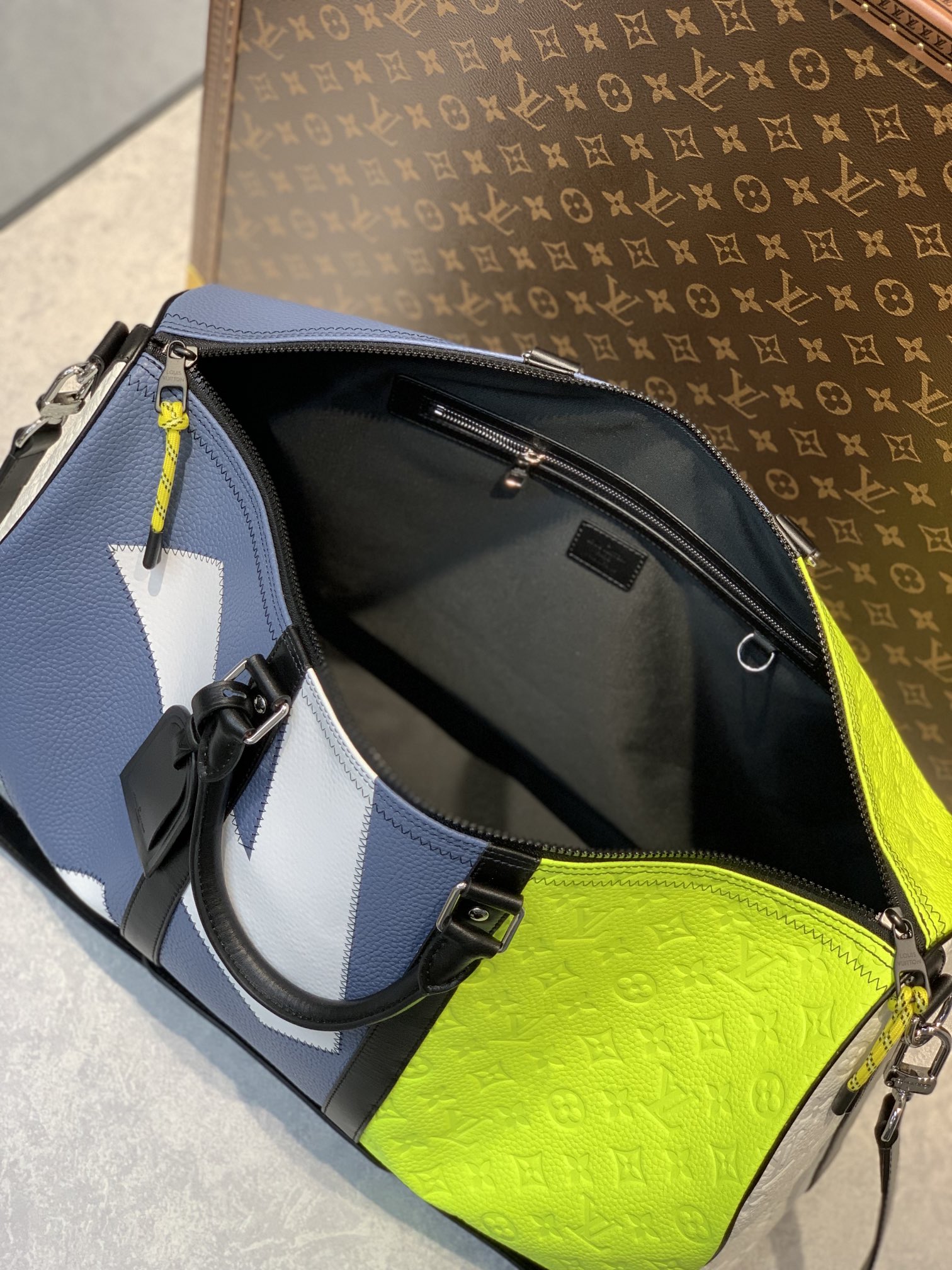 l**is V*t*n keepall bandoulière-50.0 x29.0 x23.0cm