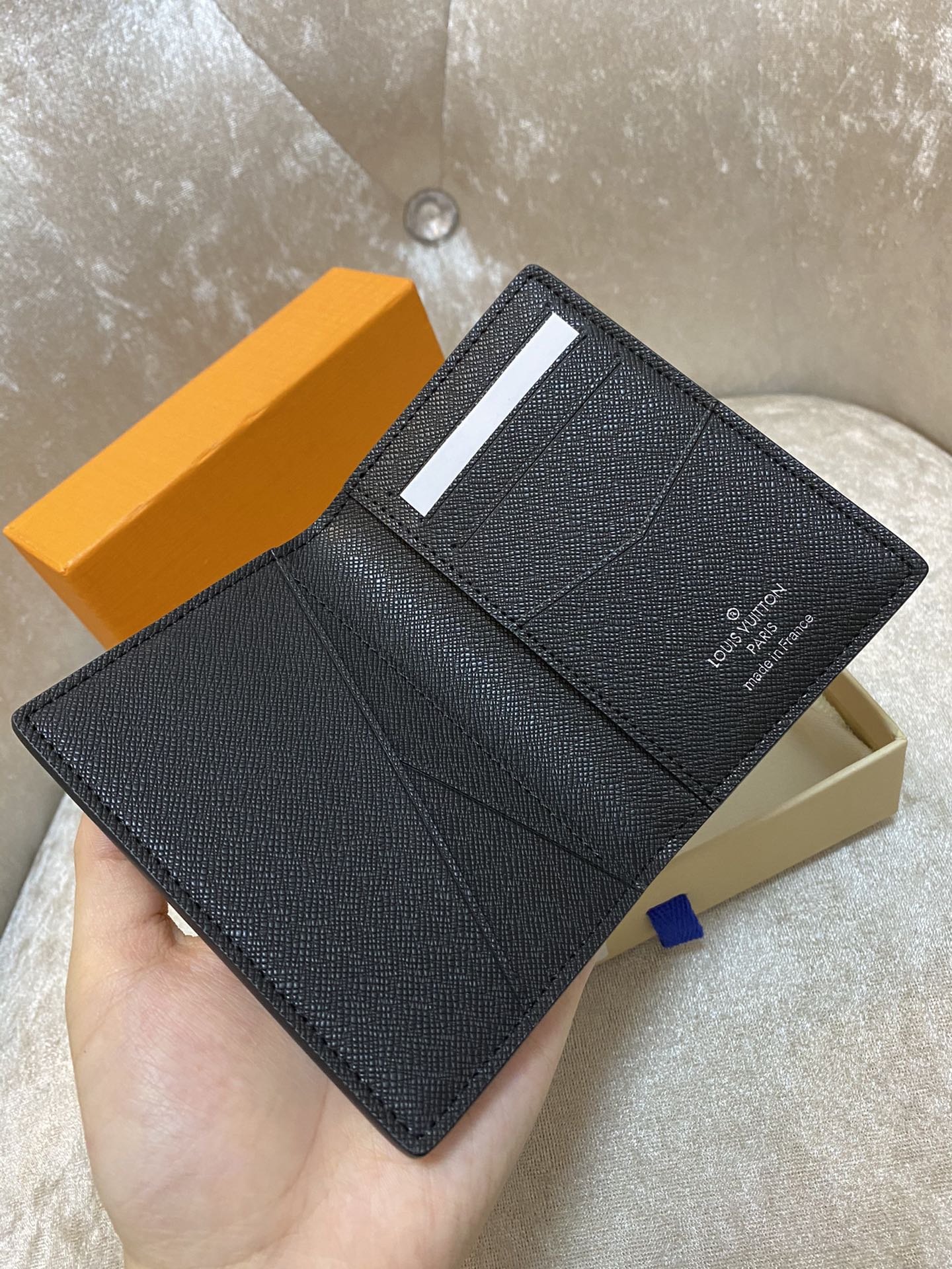 l**is V*t*n pocket organizer wallet-11x7cm