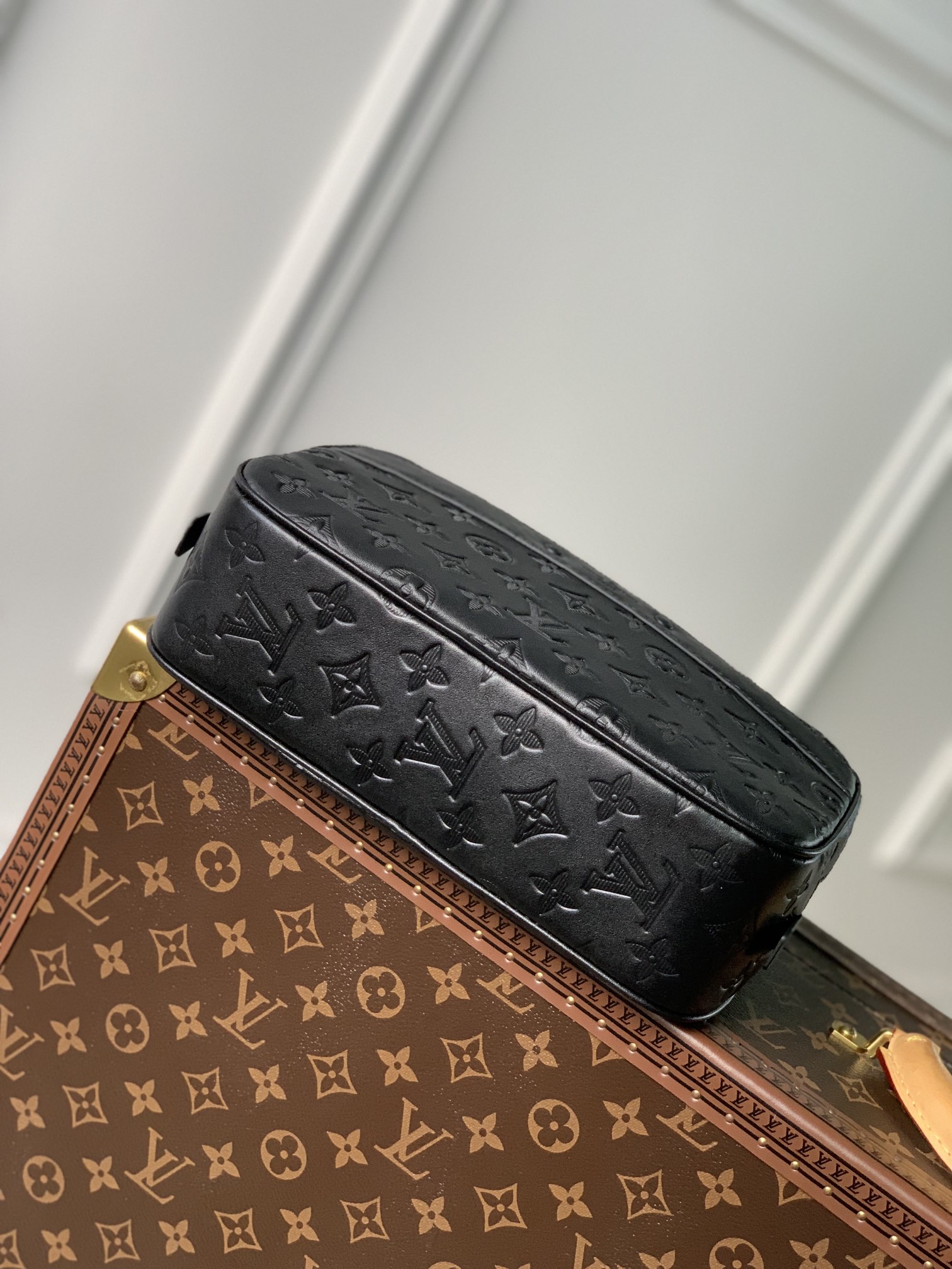 l**is V*t*n pouch-26*17*71cm