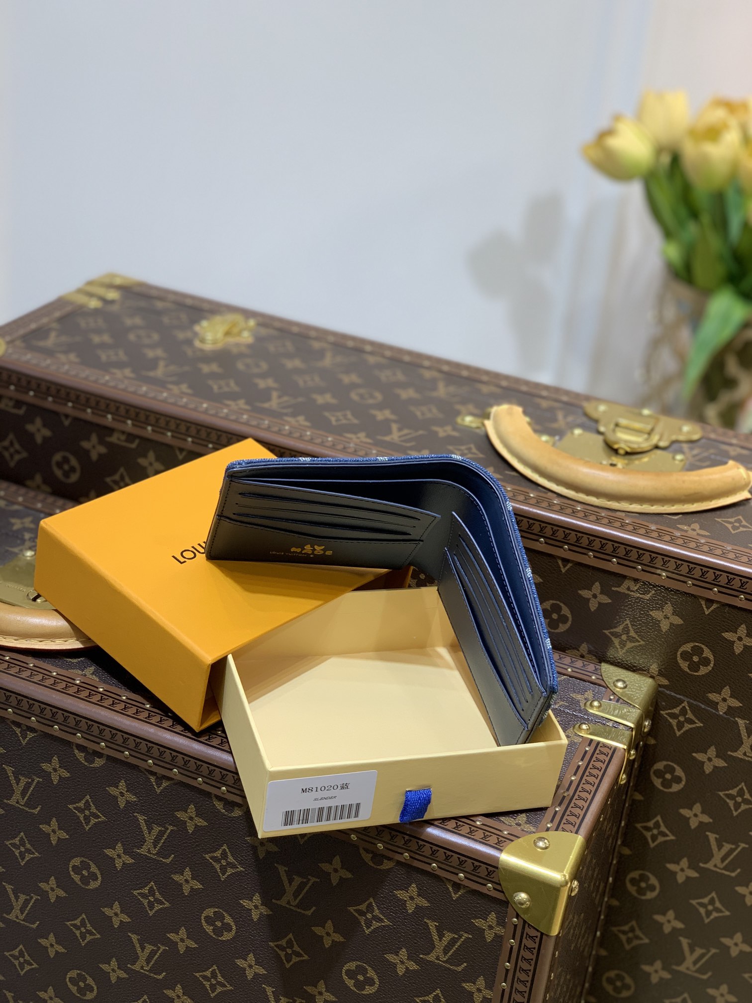l**is V*t*n slender wallet-11*8.5*2cm