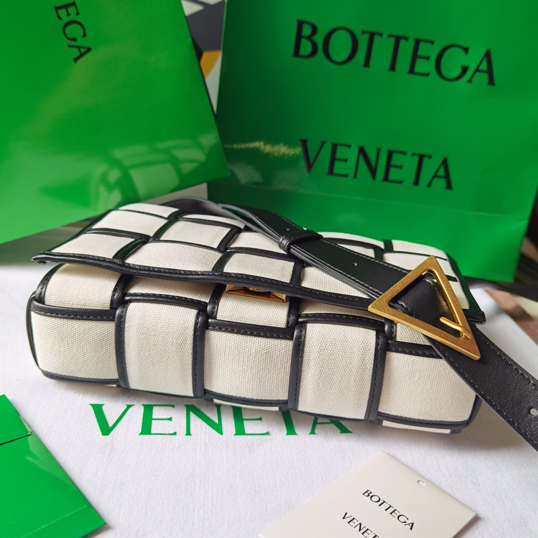 Bo*te*ga ve*ne*ta webbing crossbody bag-26x18x8cm