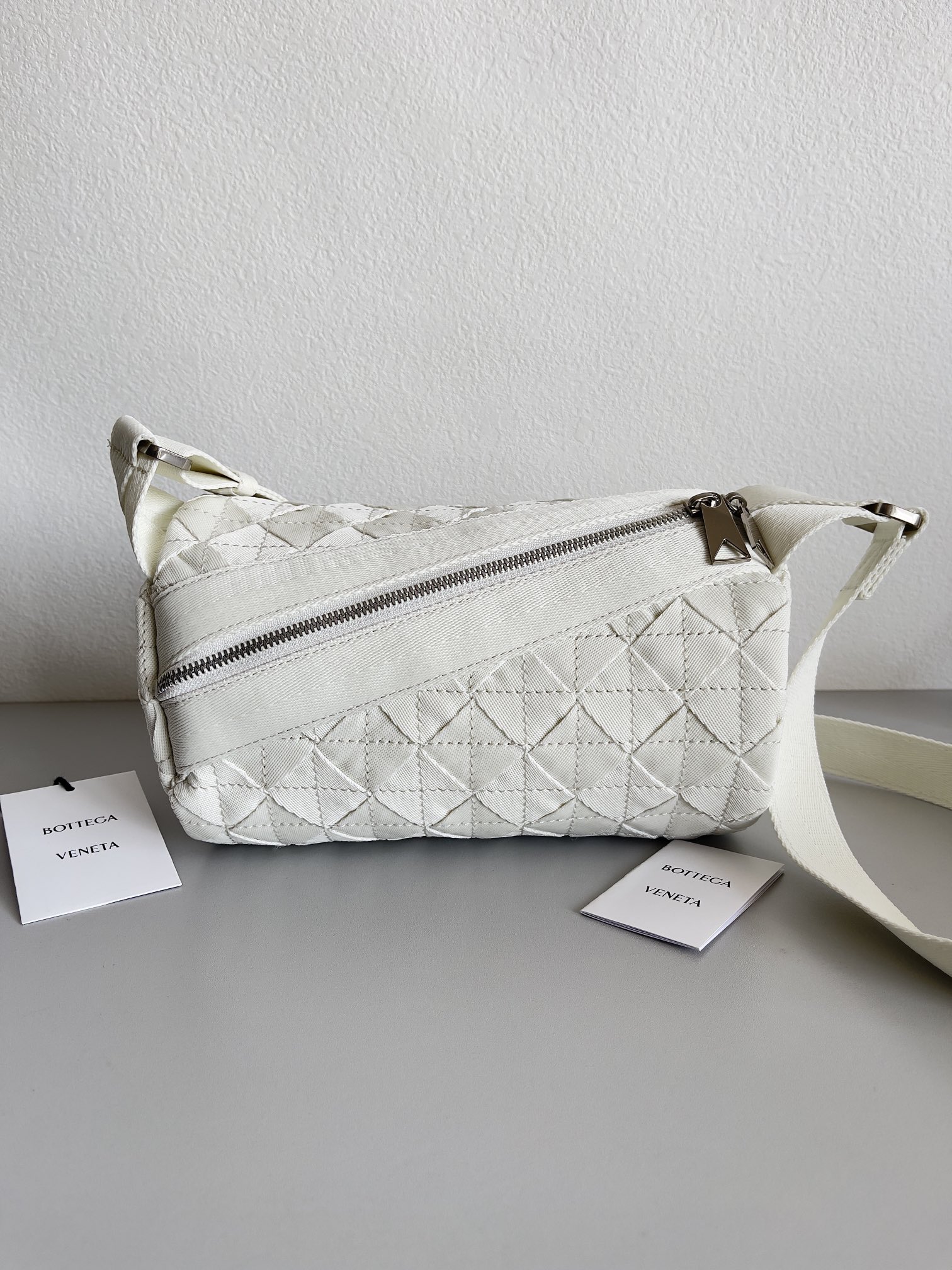 Bo*te*ga ve*ne*ta webbing crossbody bag-26*15*15cm