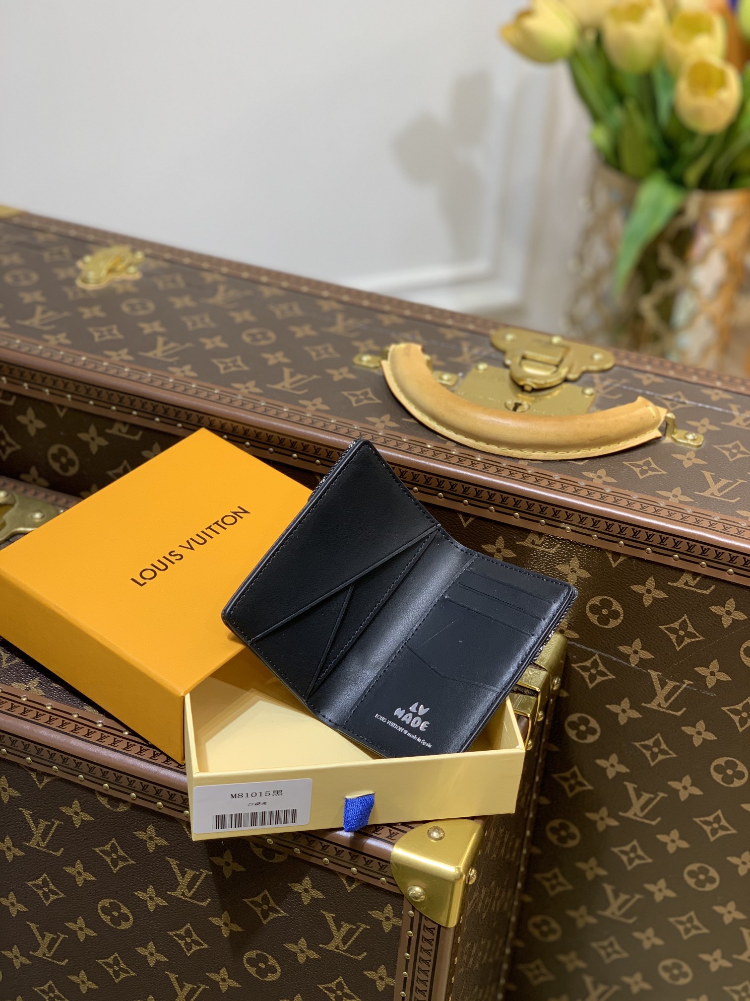 l**is V*t*n wallet-11*8.5*2cm