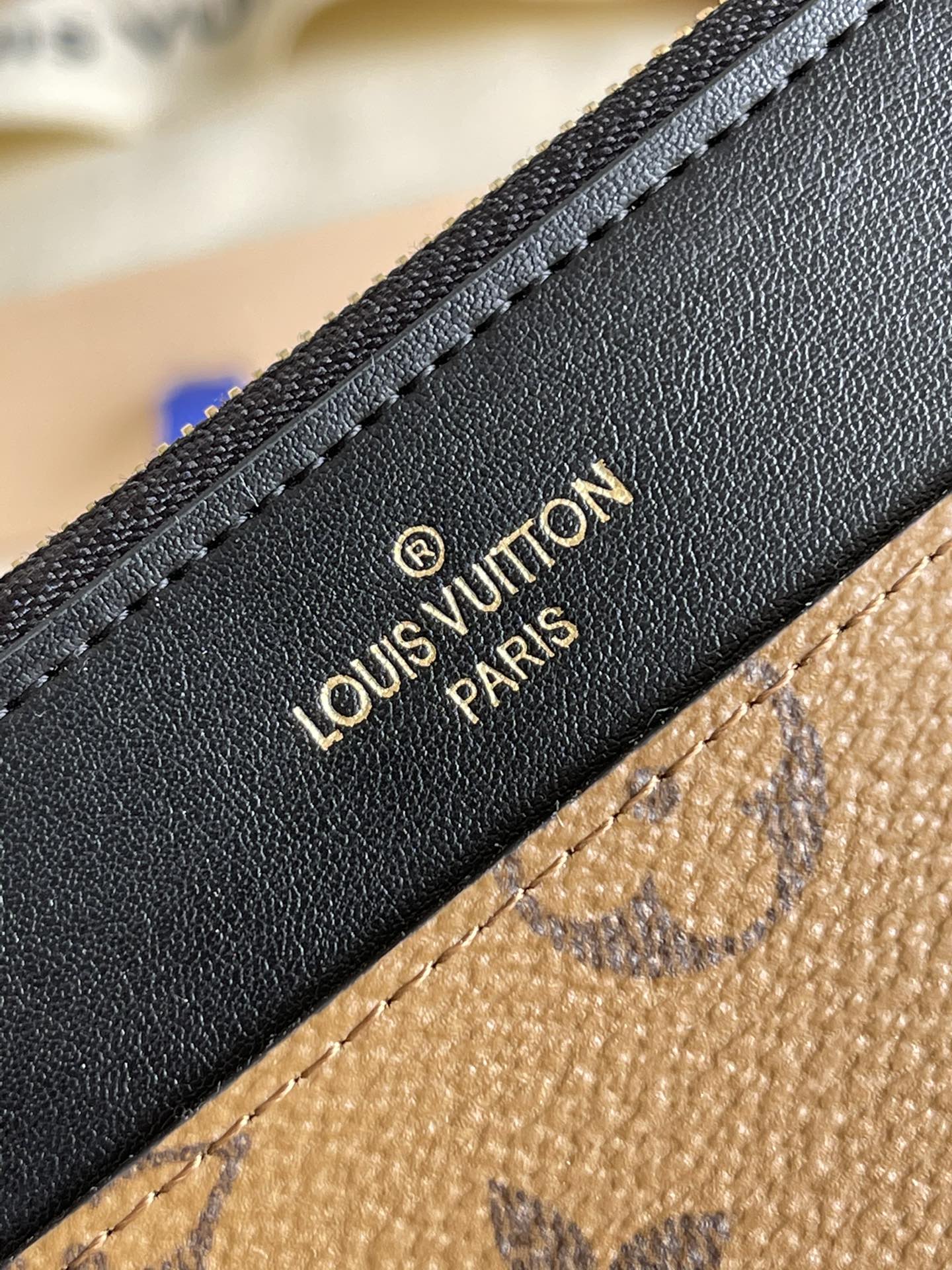 l**is V*t*n slim purse wallet-20*11*0.5cm