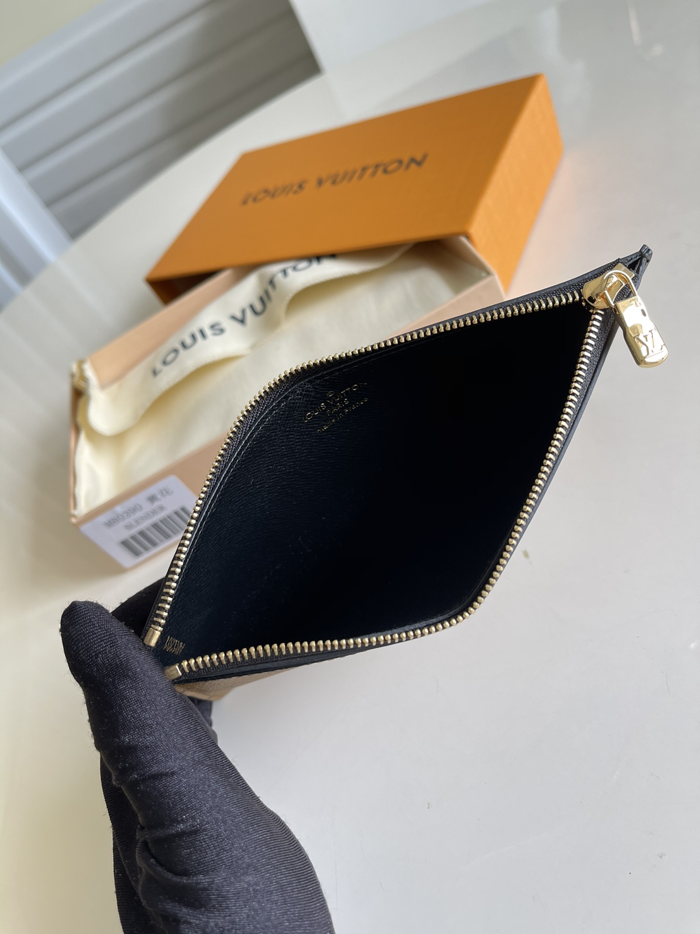 l**is V*t*n slim purse wallet-20*11*0.5cm