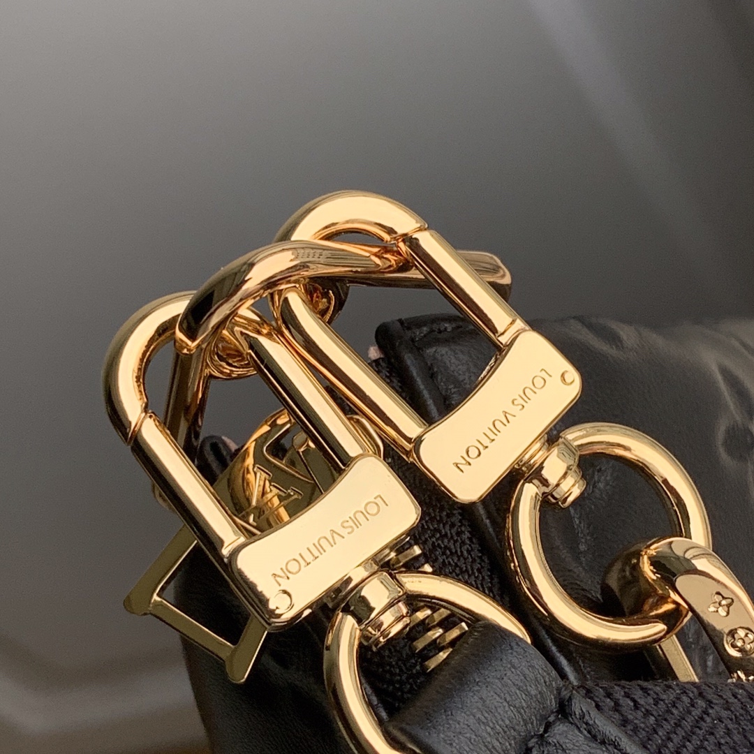 l**is V*t*n coussin handbags-26*20*12cm