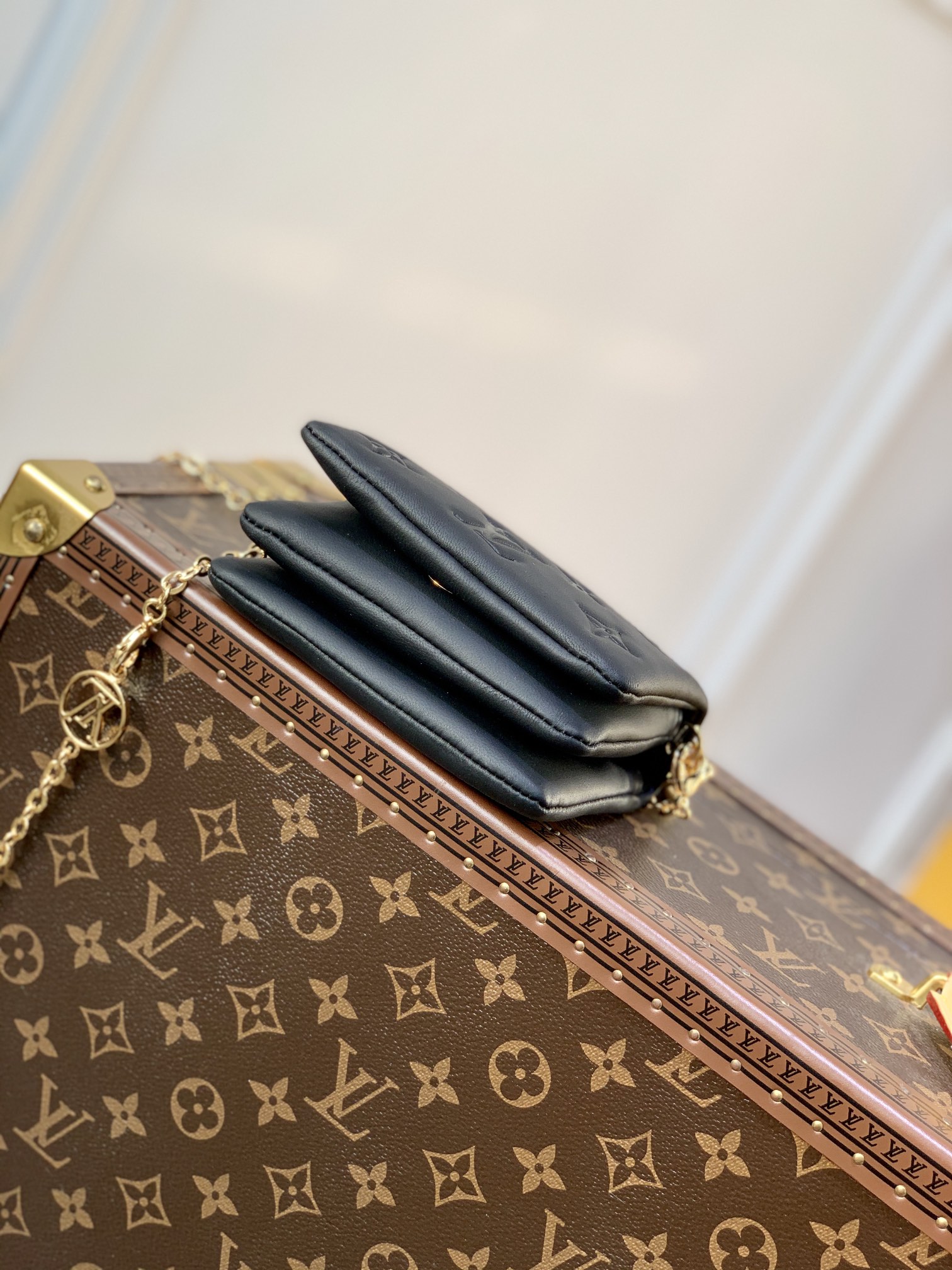 l**is V*t*n mini coussion-13×4×10cm