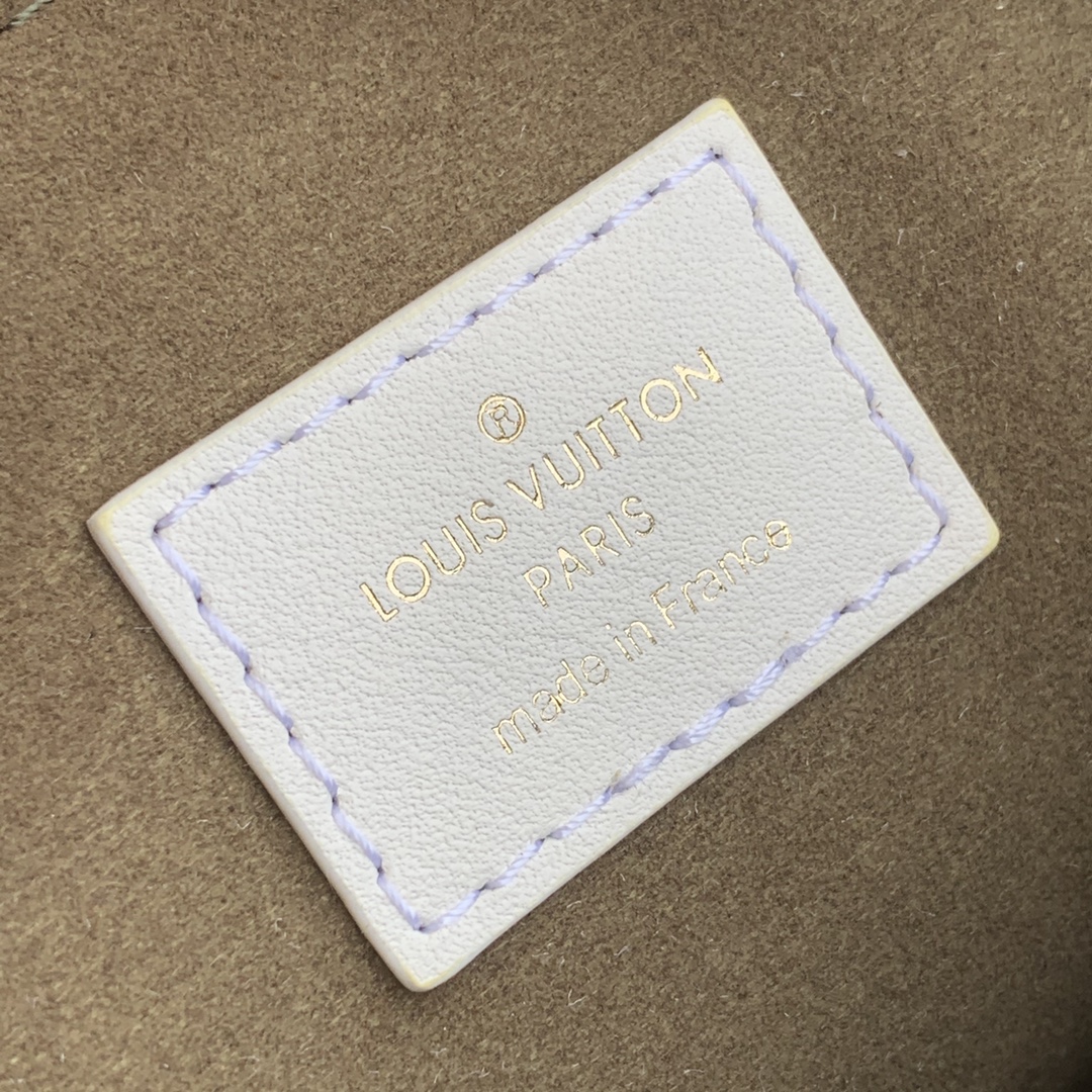 l**is V*t*n coussin handbags-26*20*12cm