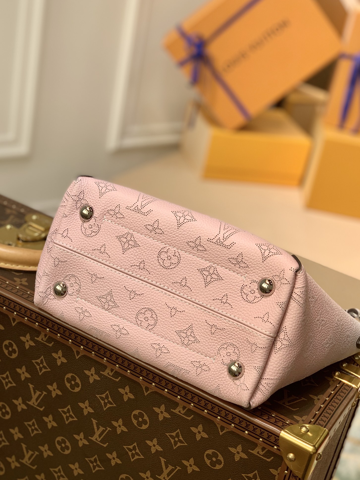 l**is V*t*n hina handbags-34*19*13cm