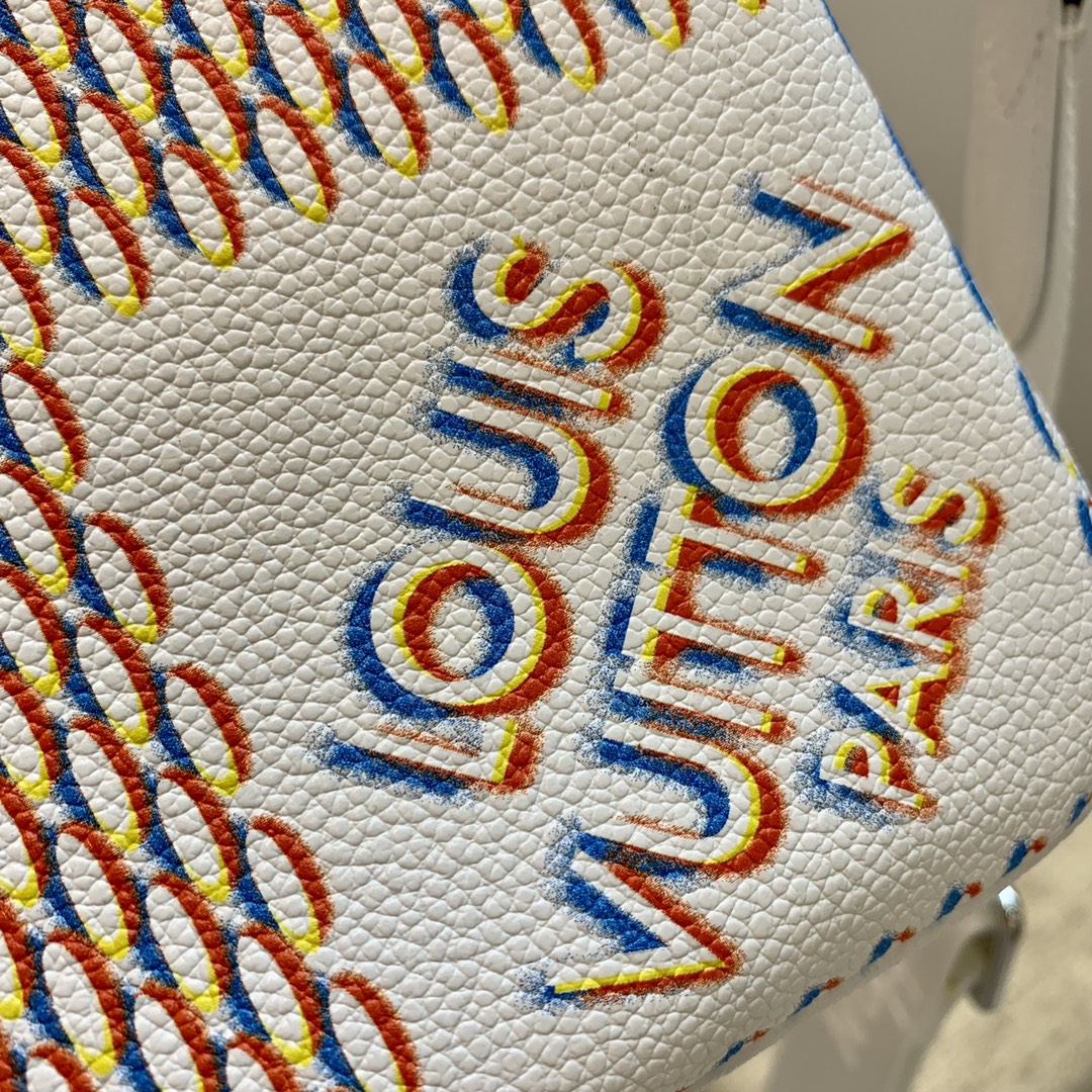 l**is V*t*ntrio handbag-25*18.5*7cm