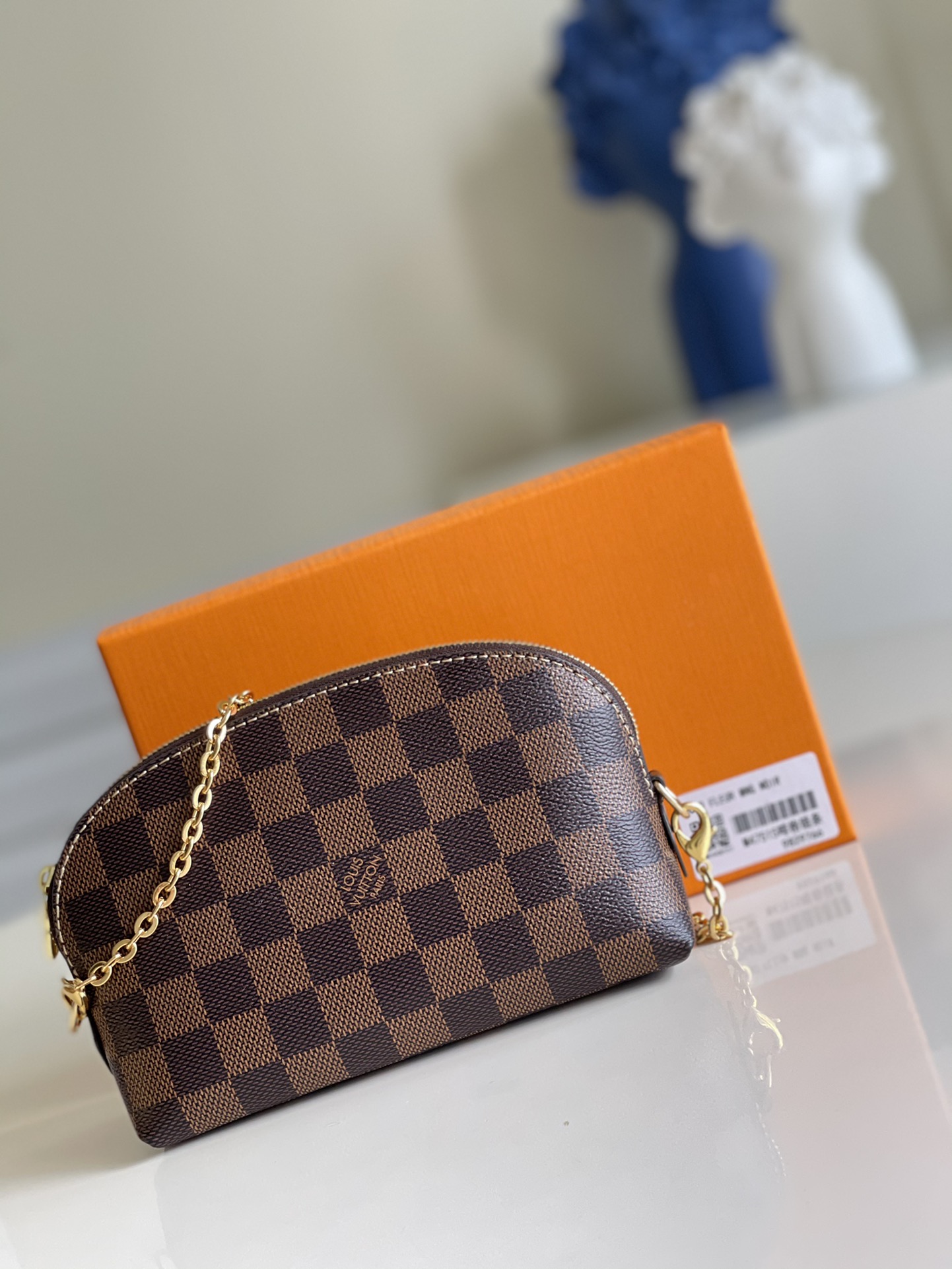 l**is V*t*n cosmetic bag-17*12*6cm