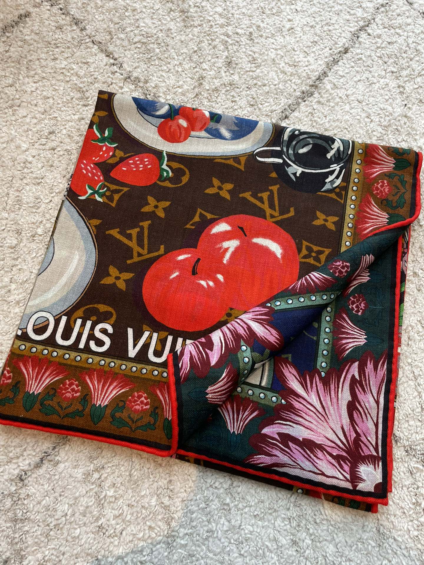 l**is V*t*n square towel-140*140cm