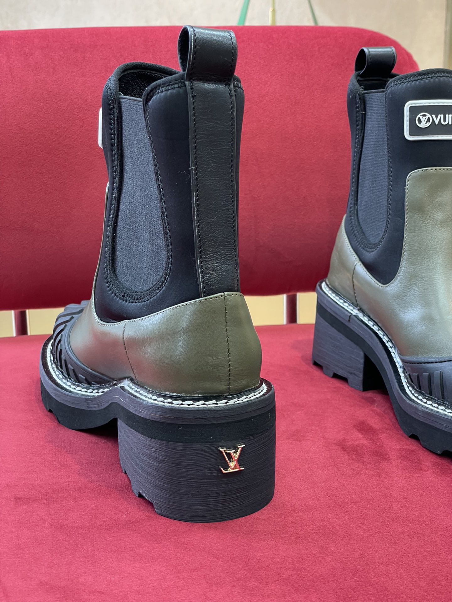 l**is V*t*n beaubourg boots