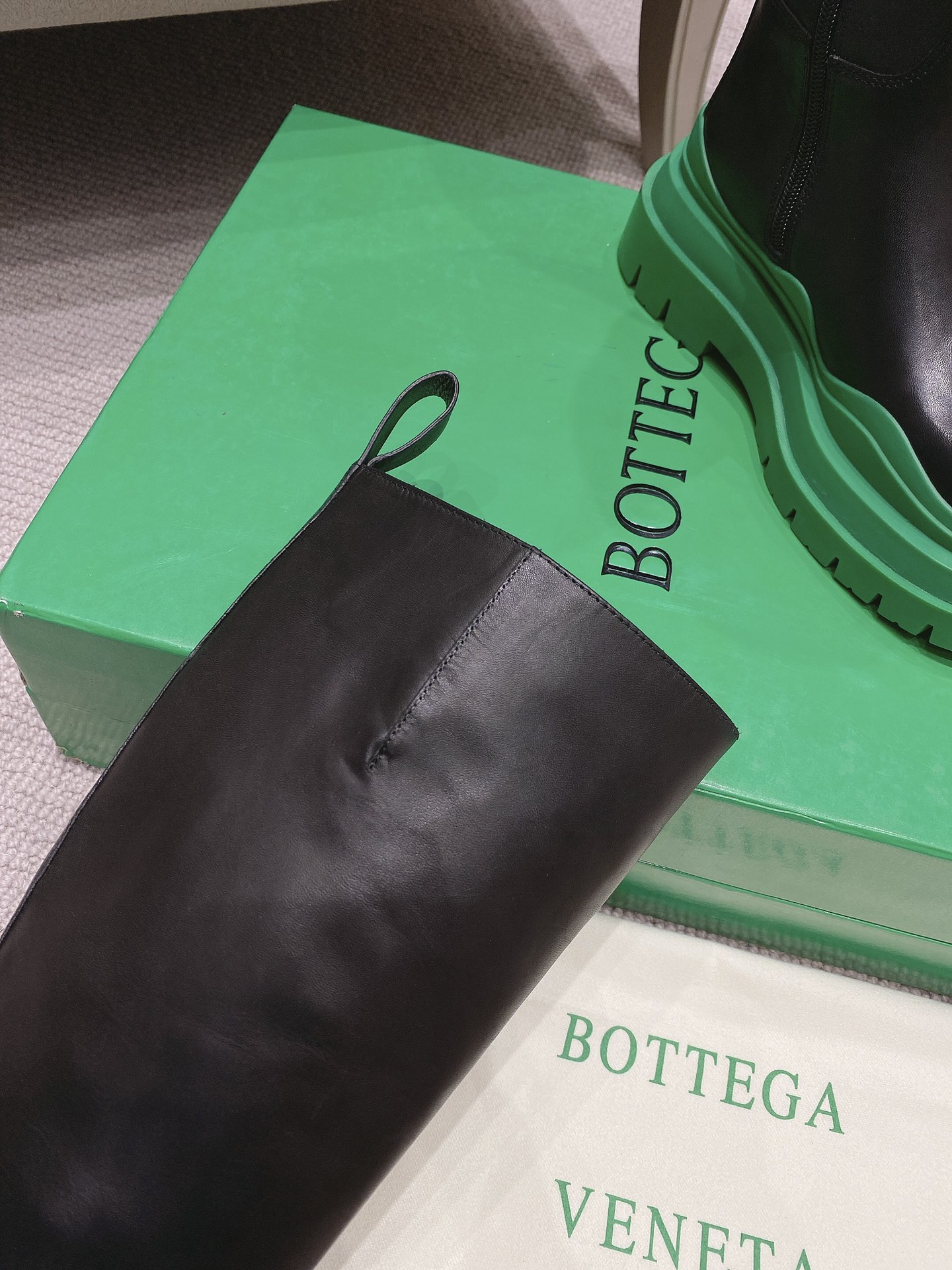 Bo*te*ga ve*ne*ta boots