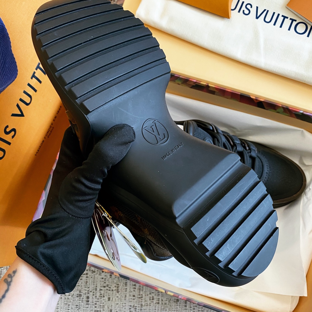 l**is V*t*n archlight sneaker