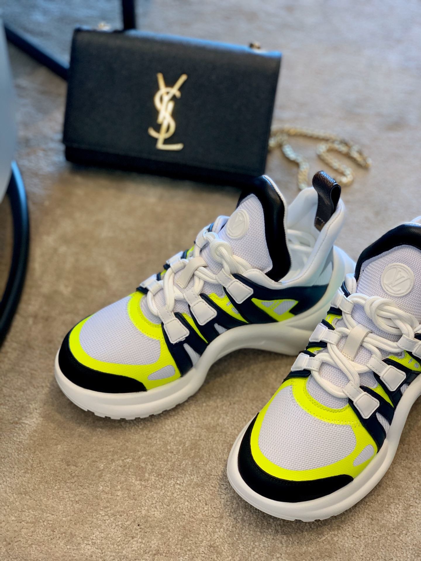 l**is V*t*n archlight sneaker