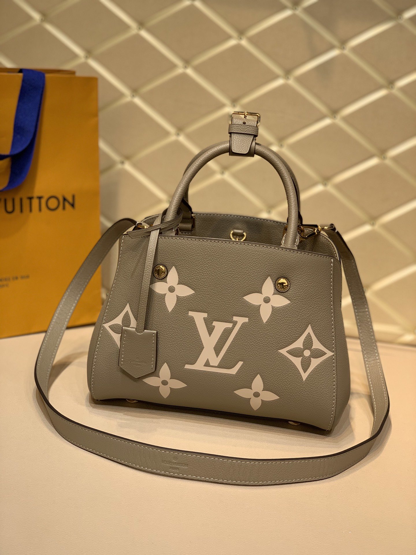 l**is V*t*n montaigne bb-29*20*13cm