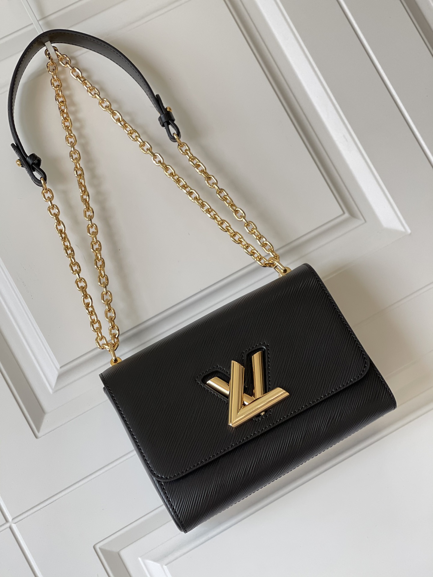 l**is V*t*n twist mm-23*18*8cm