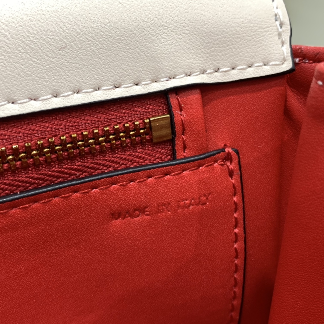 Valentino Handbags-20*15*7CM