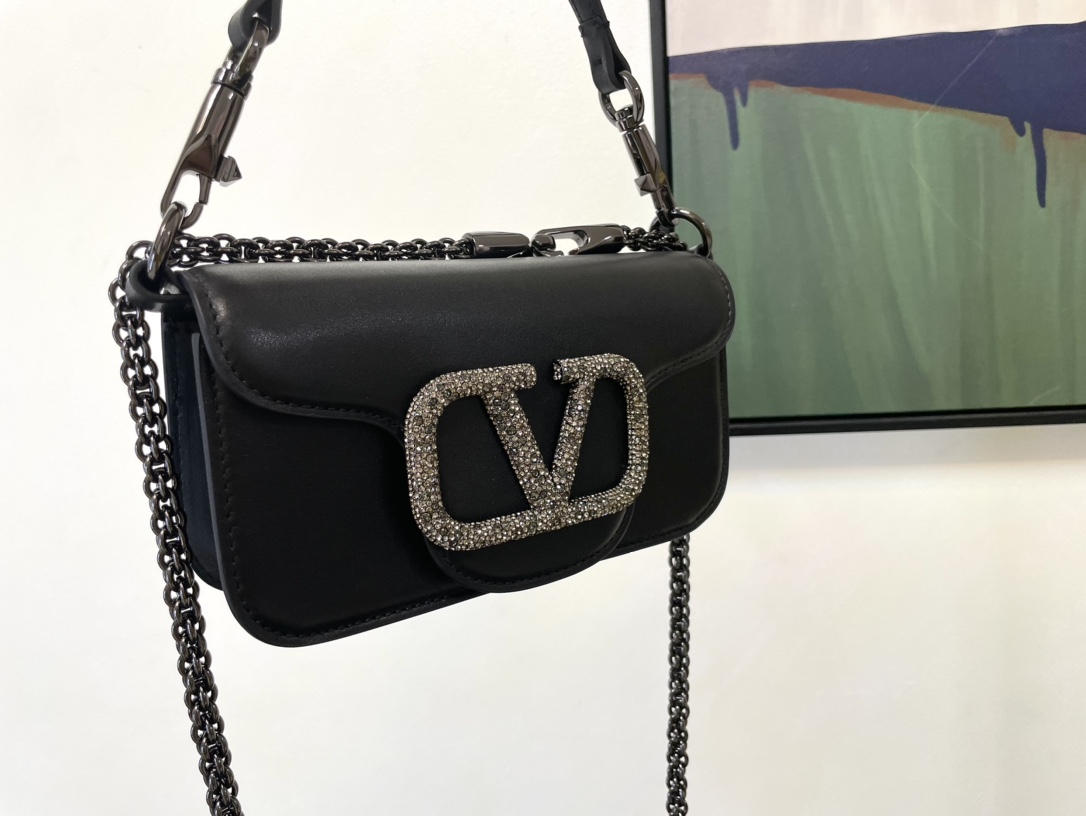 Valentino Handbags-20*15*7CM