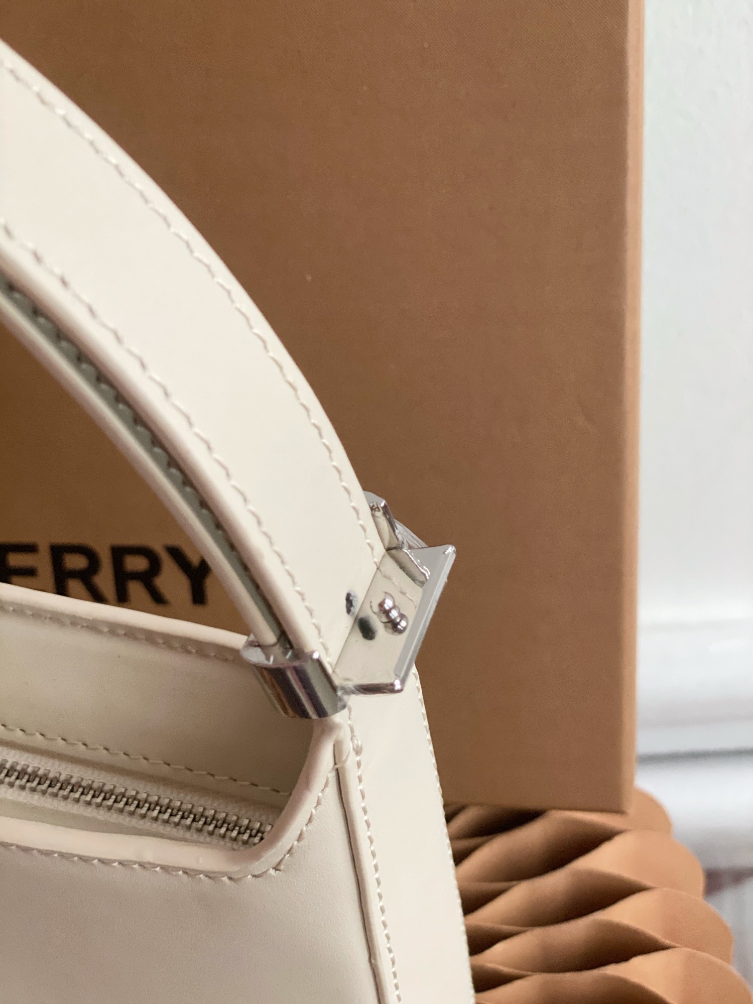 B**rry thomas B**rry bag-28 x 5 x 14cm