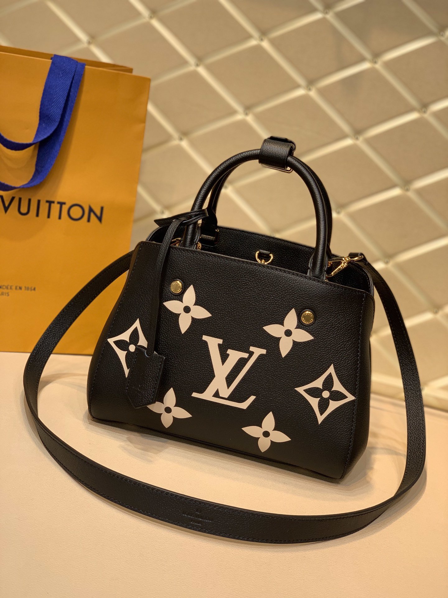 l**is V*t*n montaigne bb-29*20*13cm