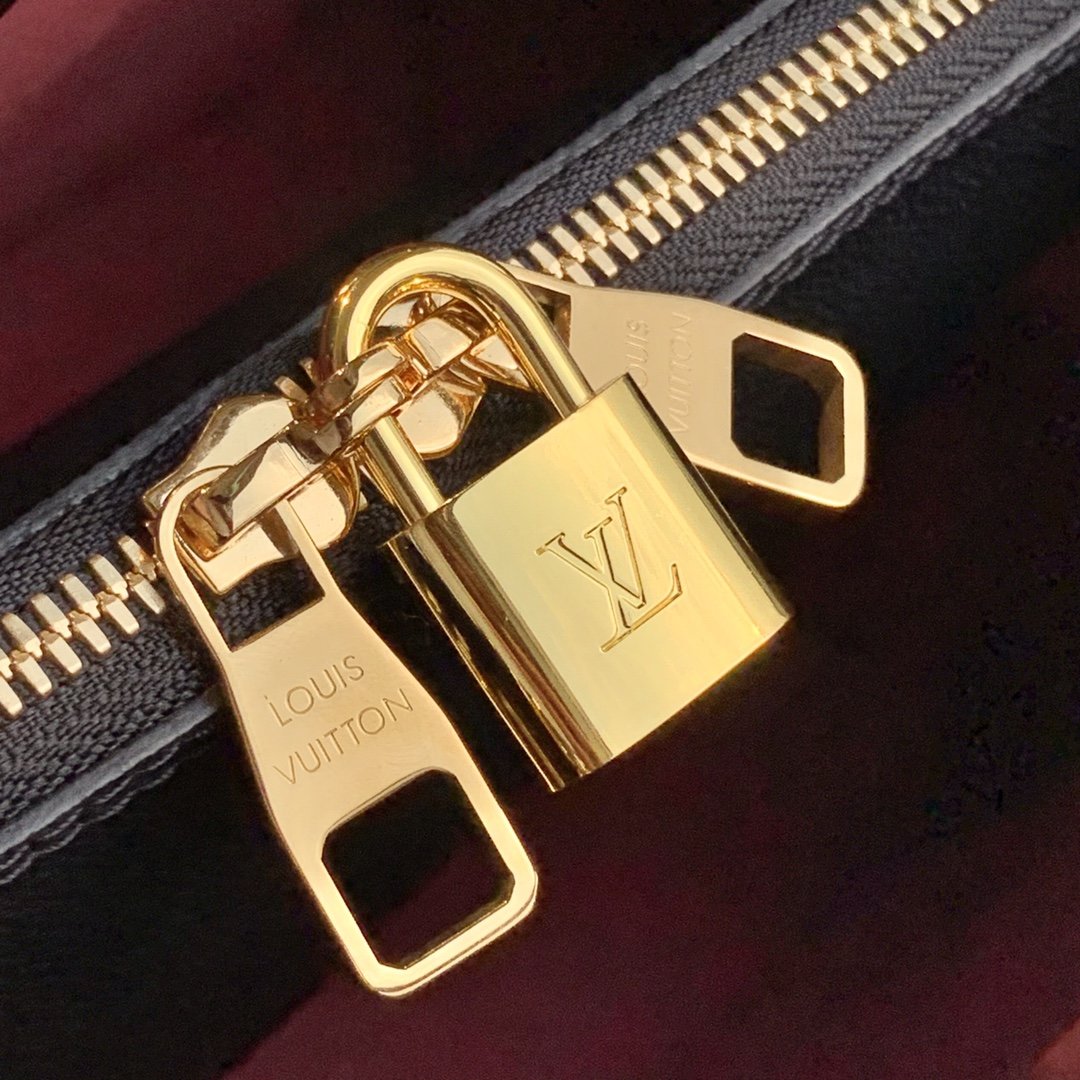 l**is V*t*n montaigne bb-29*20*13cm