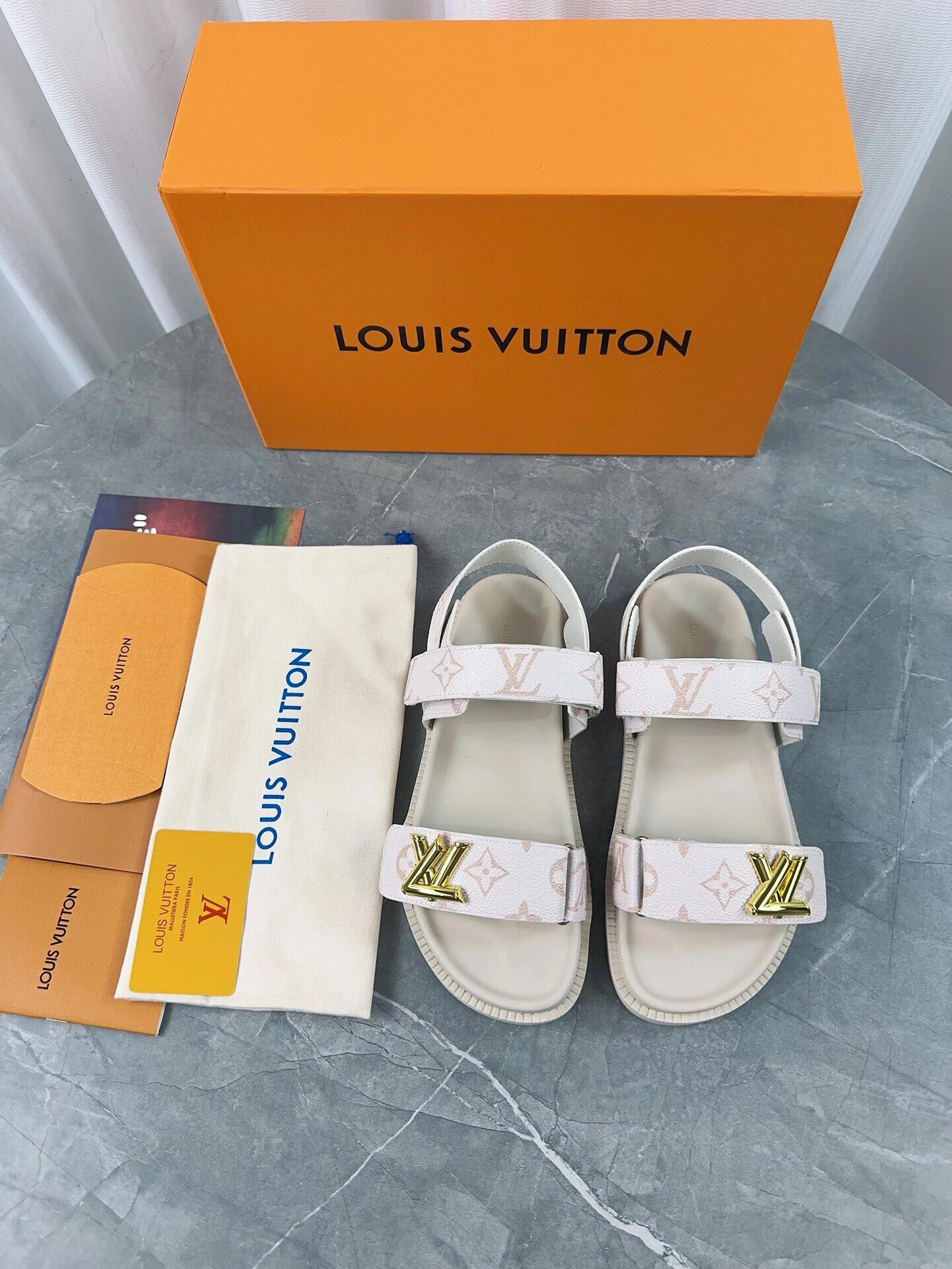 l**is V*t*n sandals