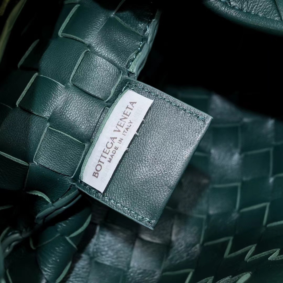 Bo*te*ga ve*ne*ta sardine bag-33x20x4cm