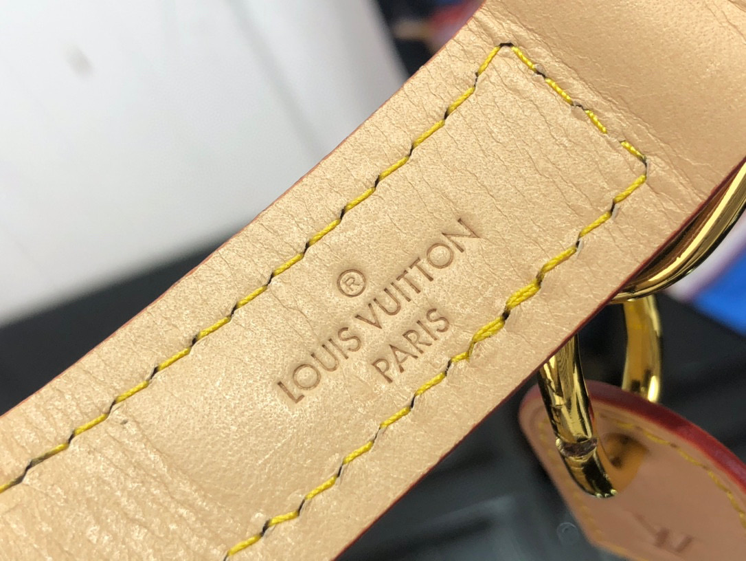 l**is V*t*n straps