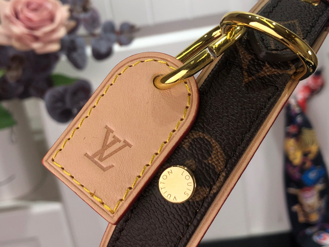 l**is V*t*n straps