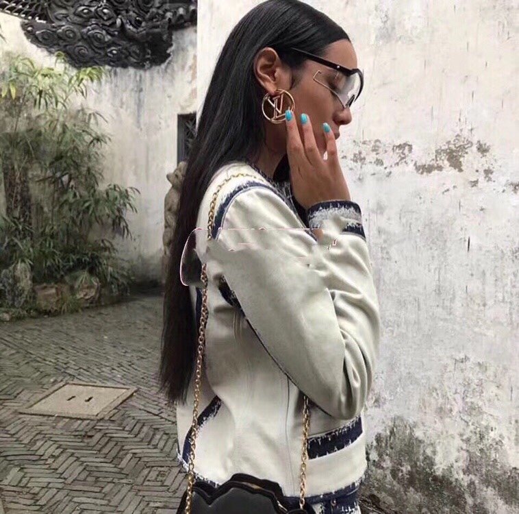 l**is V*t*n earring