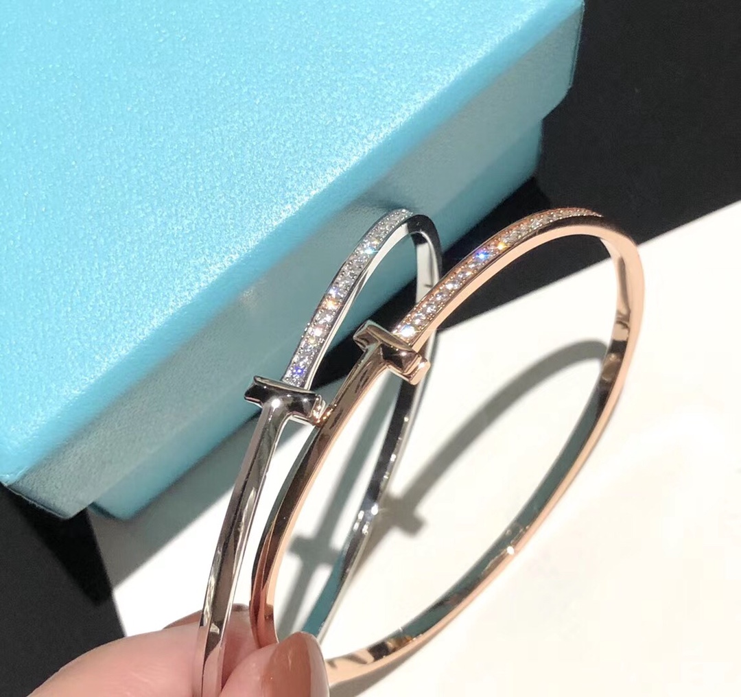 T*f*ny bracelet
