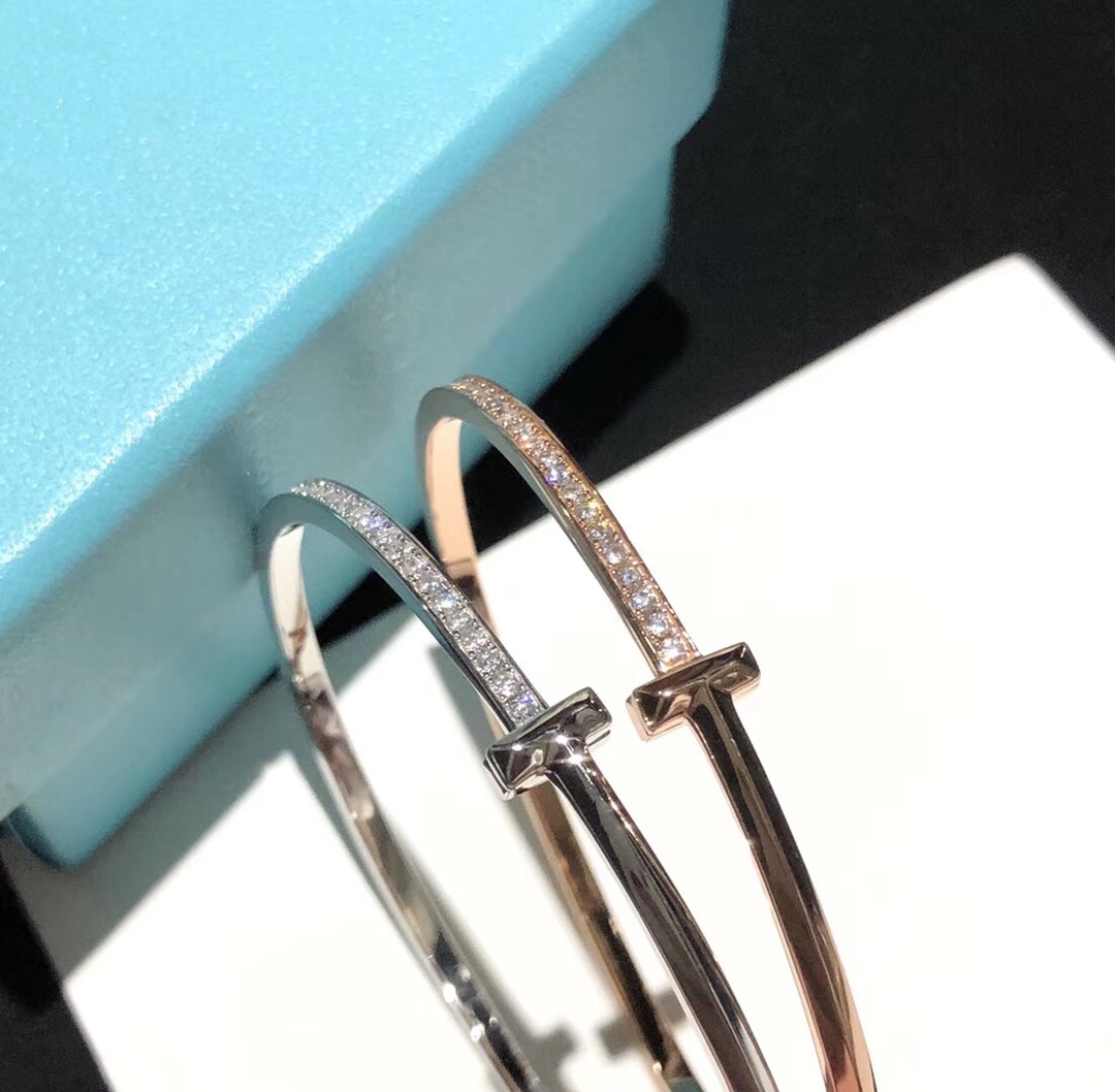 T*f*ny bracelet