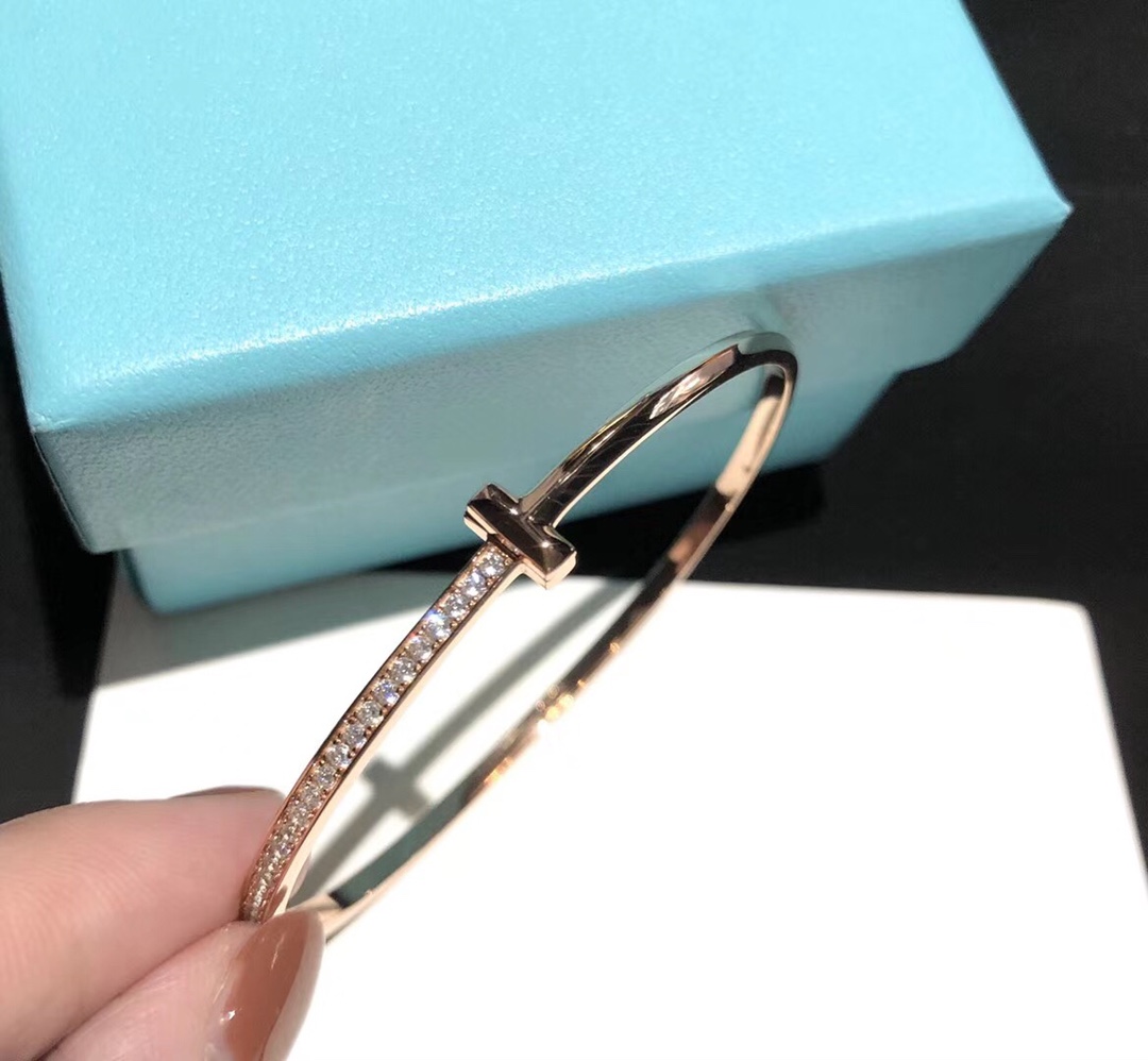 T*f*ny bracelet