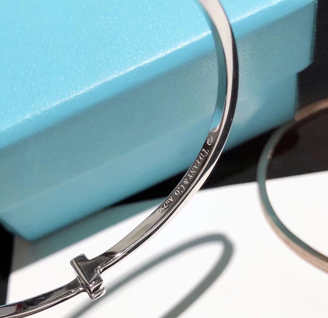 T*f*ny bracelet