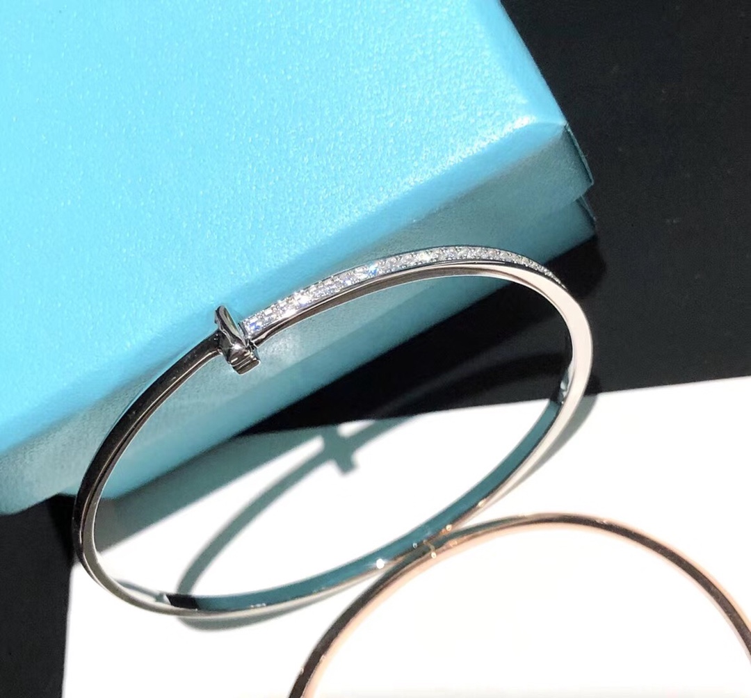 T*f*ny bracelet