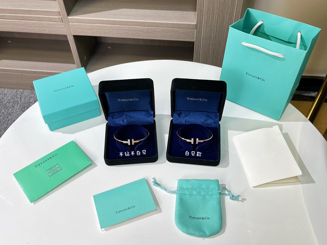 T*f*ny bracelet