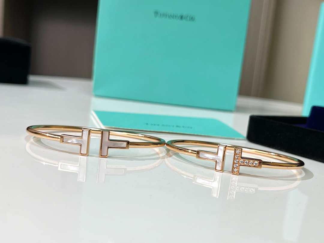 T*f*ny bracelet