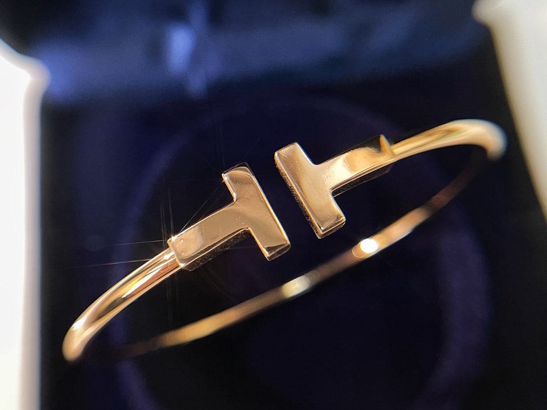 T*f*ny bracelet