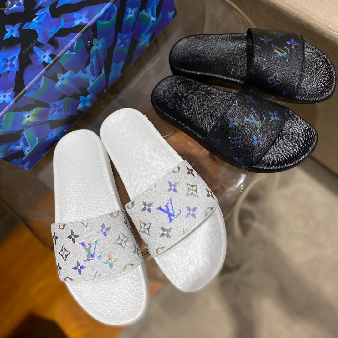 l**is V*t*n slippers